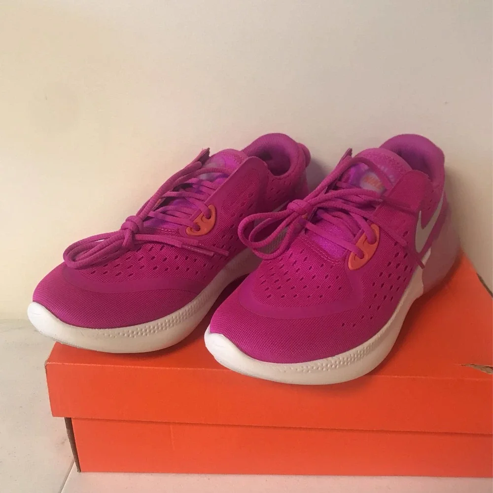 NIKE WOMENS SIZE 6.5 JOYRIDE DUAL RUN RUNNING SHOES, PINK